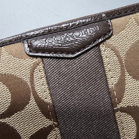 NWOT Coach Signature Brown and Tan Zip Around Wallet Clutch - Picture 10 of 10